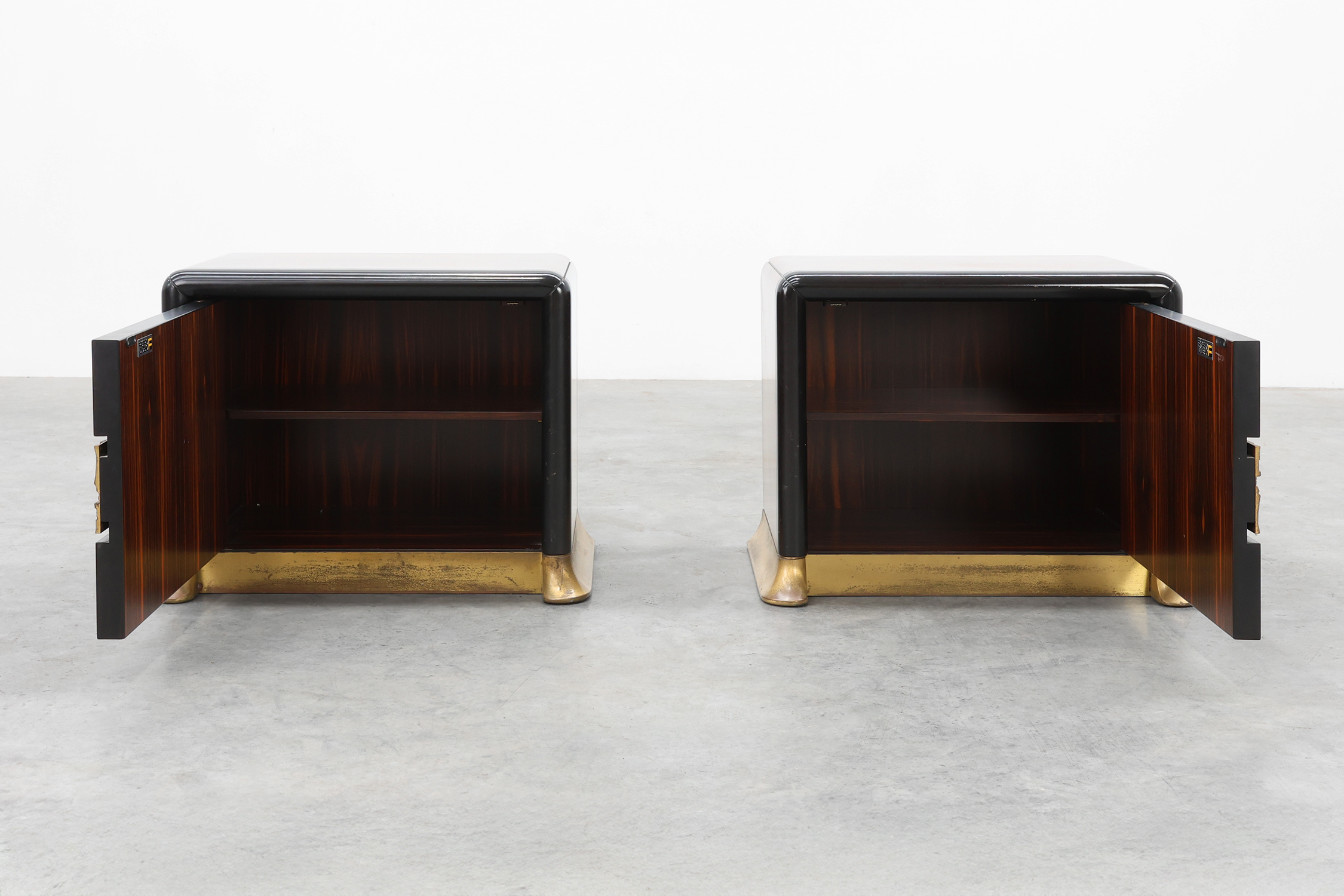 Rare Set of nightstands by Luciano Frigerio 'Desir&egrave;' with brass relief, Italy 1970'sthumbnail